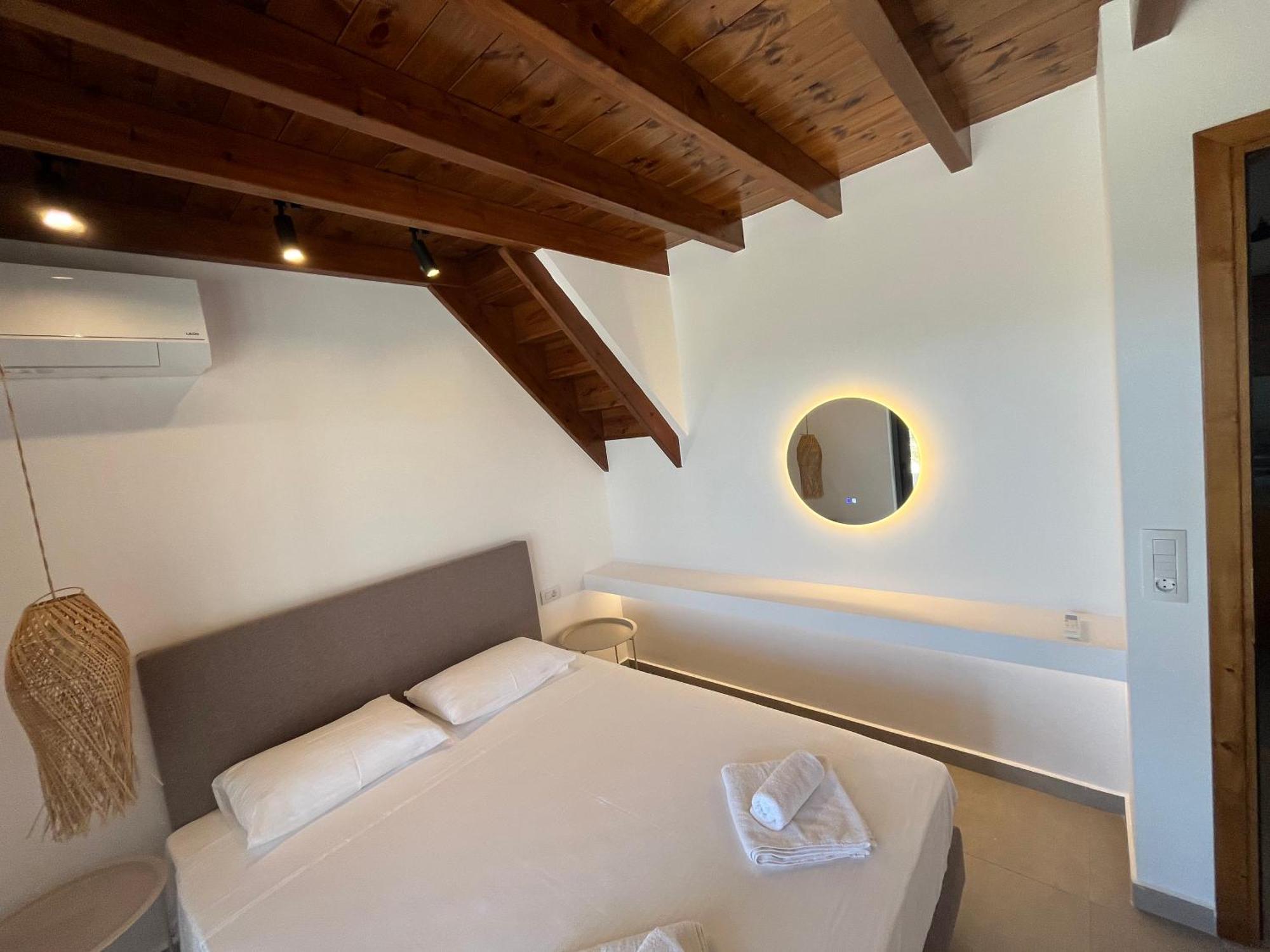 Cato Agro 3, Seafront Villa With Private Pool Afiartis Esterno foto